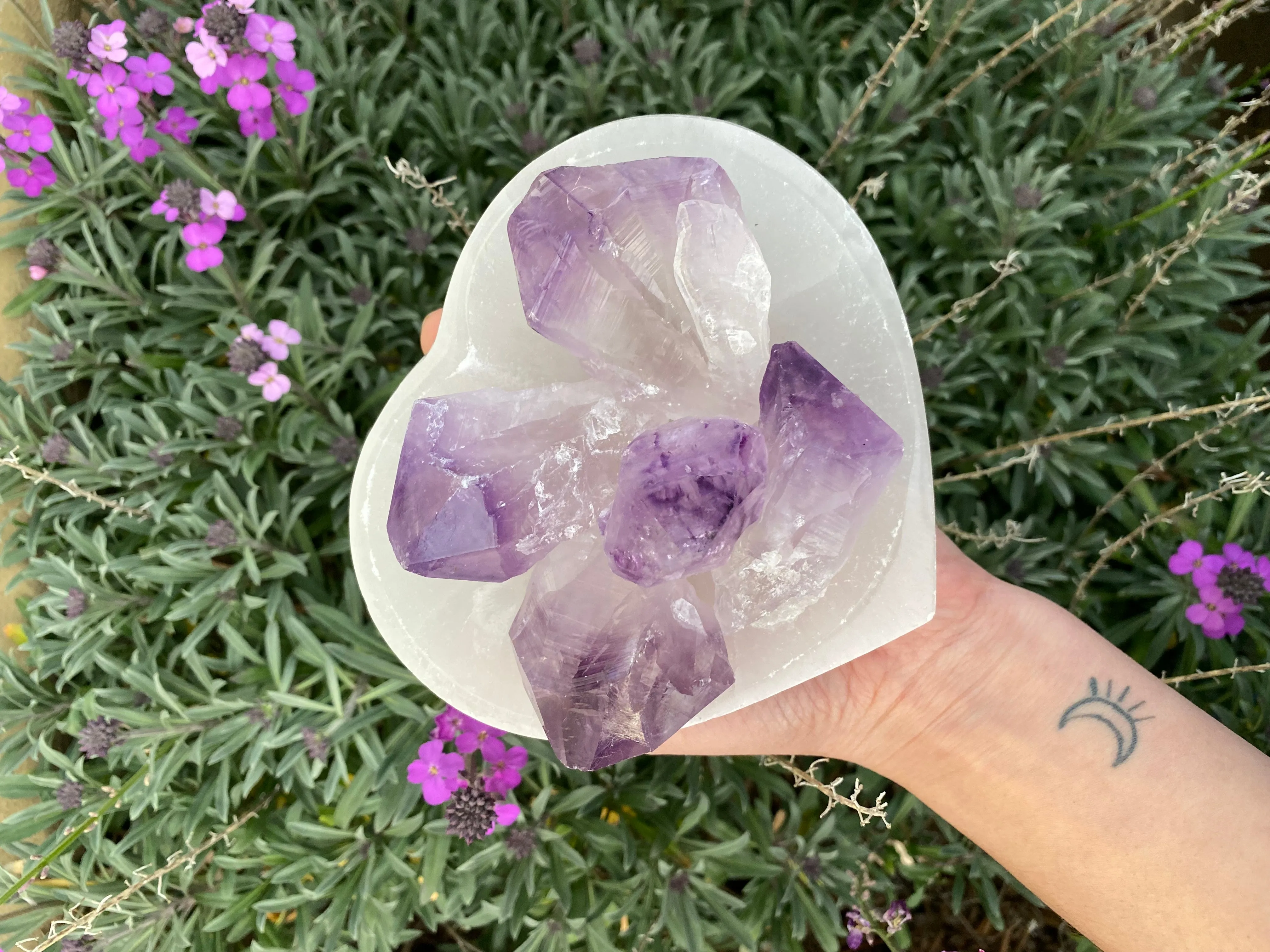 AMETHYST RAW CUT TOP POLISHED POINTS