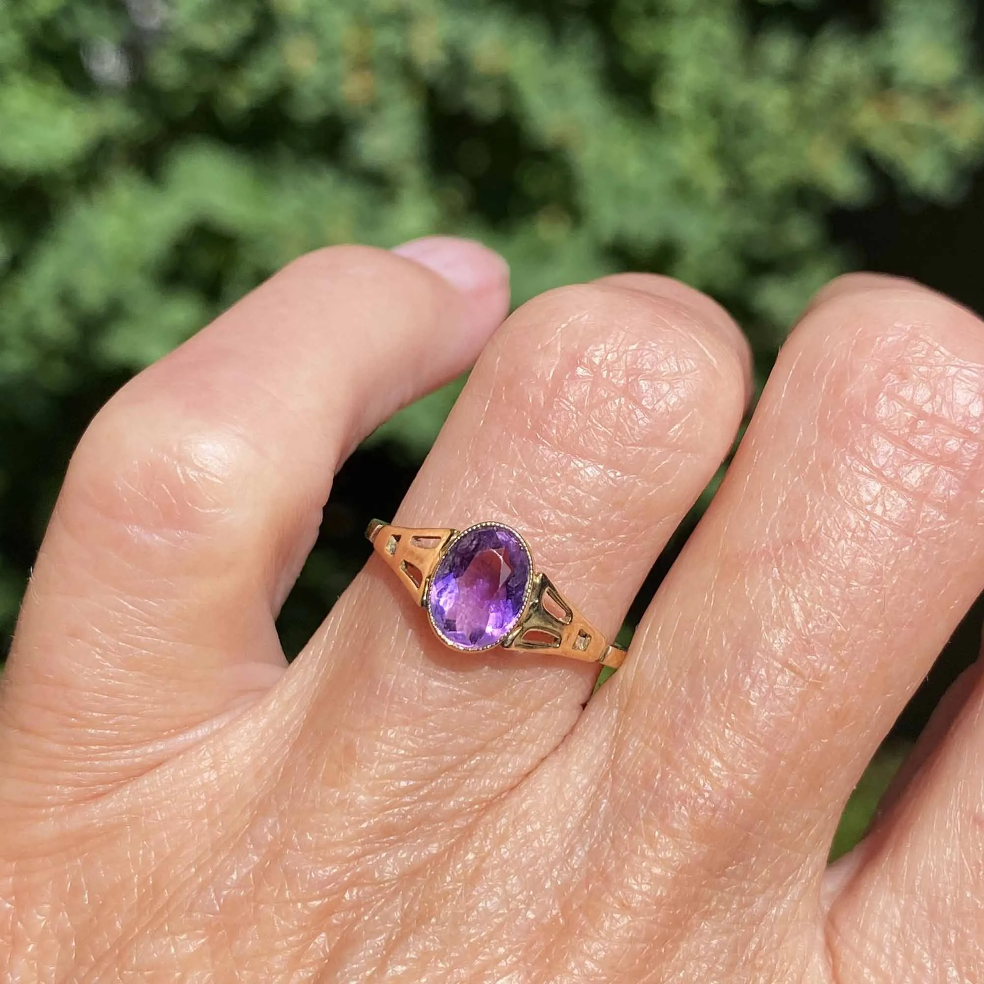 Vintage Estate Gold Cutout Pale Amethyst Ring